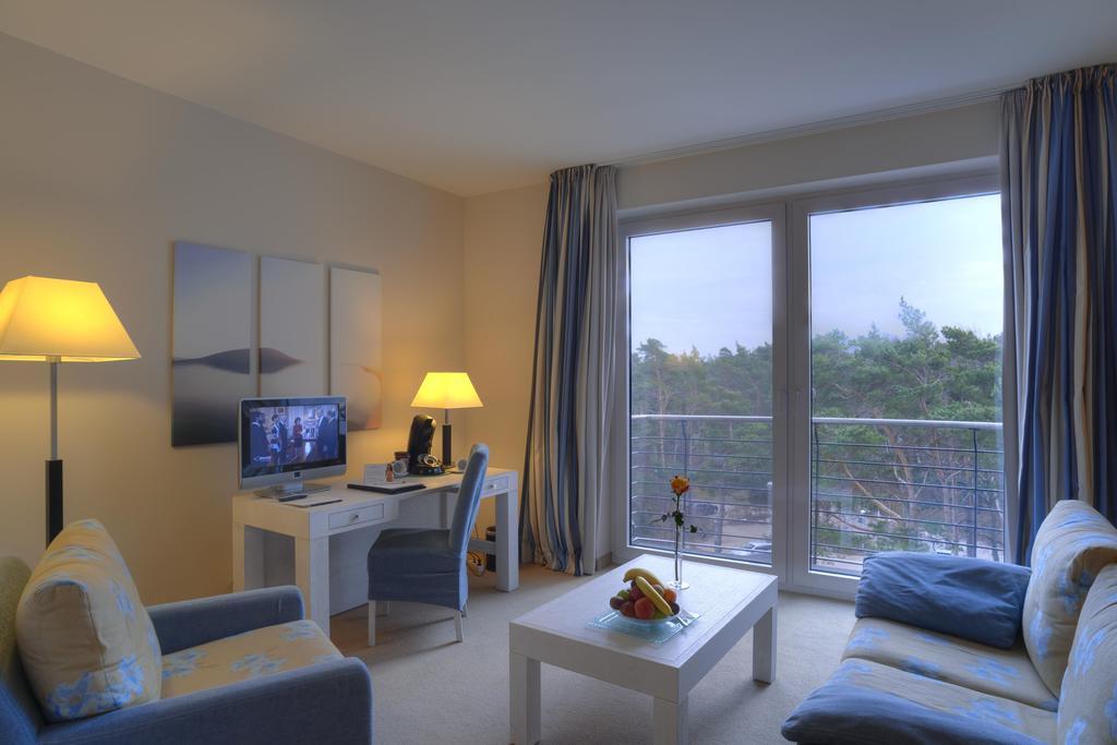 Strandhotel Duenenmeer - Adults Only Dierhagen Rum bild